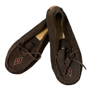 Manitobah Mukluks suede beaded moccasin. Sz 6